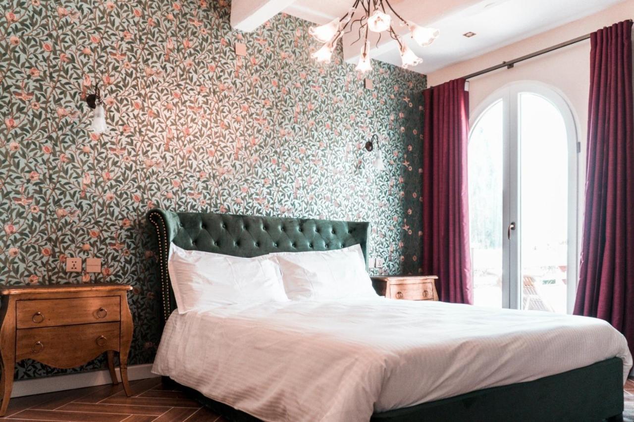 The Red Farm Relais & Spa Iklin ภายนอก รูปภาพ