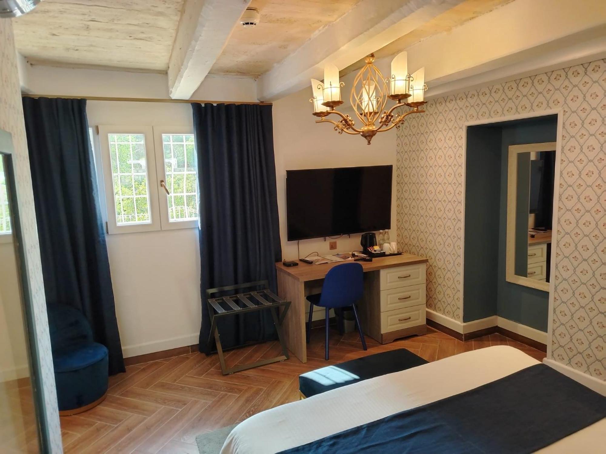 The Red Farm Relais & Spa Iklin ภายนอก รูปภาพ